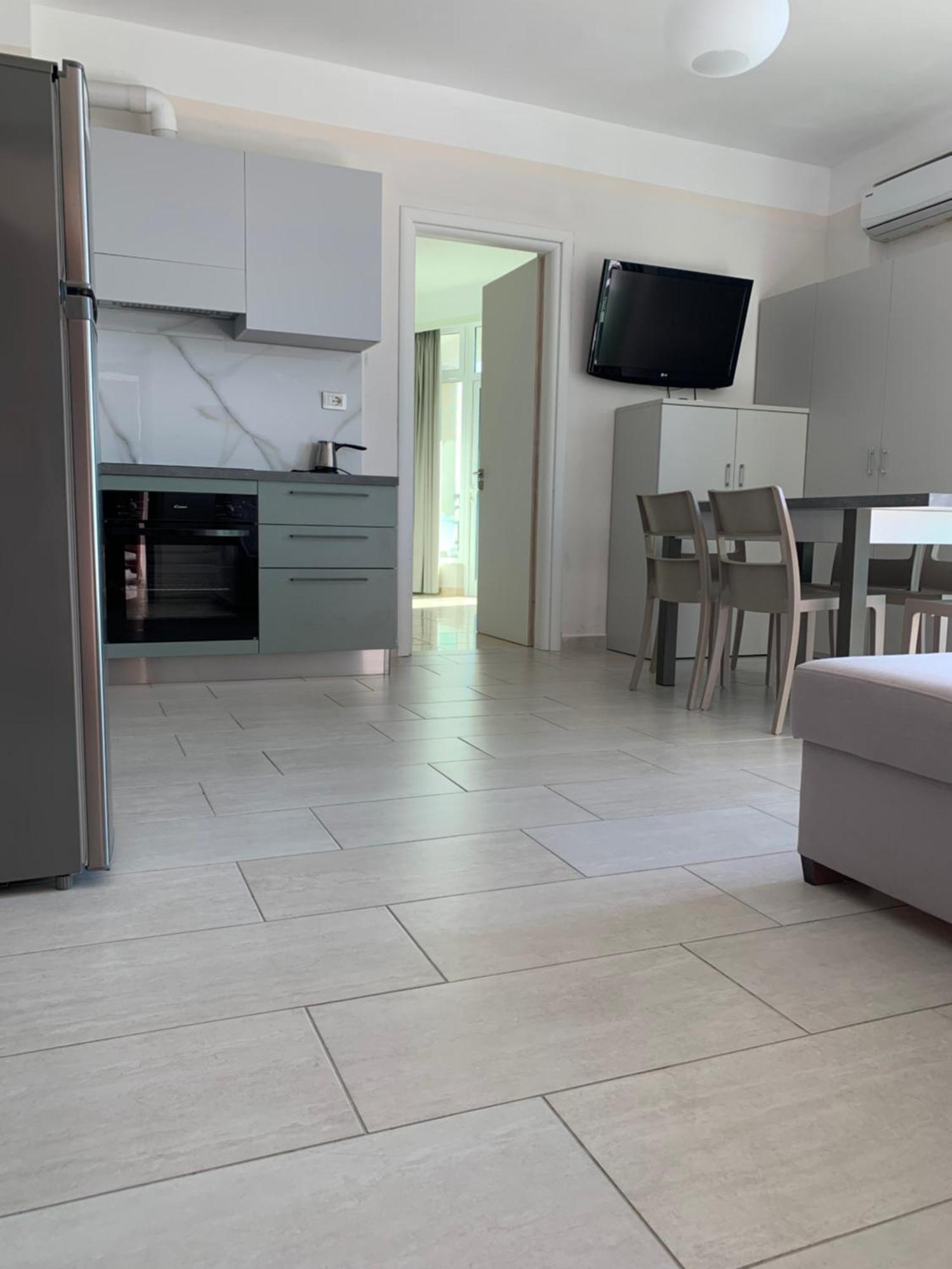 Guest - Sea Breeze Apartments Sarandë Exteriör bild