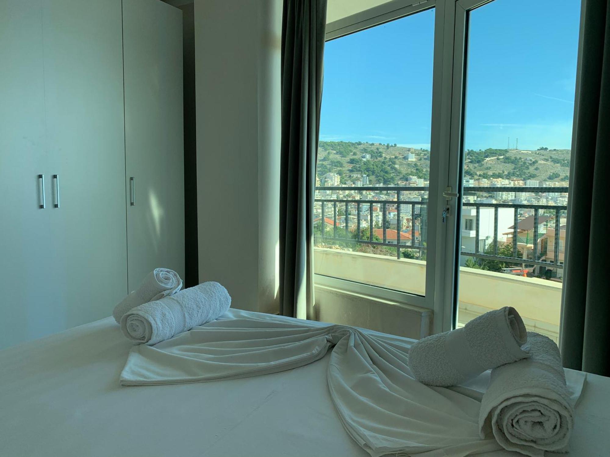 Guest - Sea Breeze Apartments Sarandë Exteriör bild
