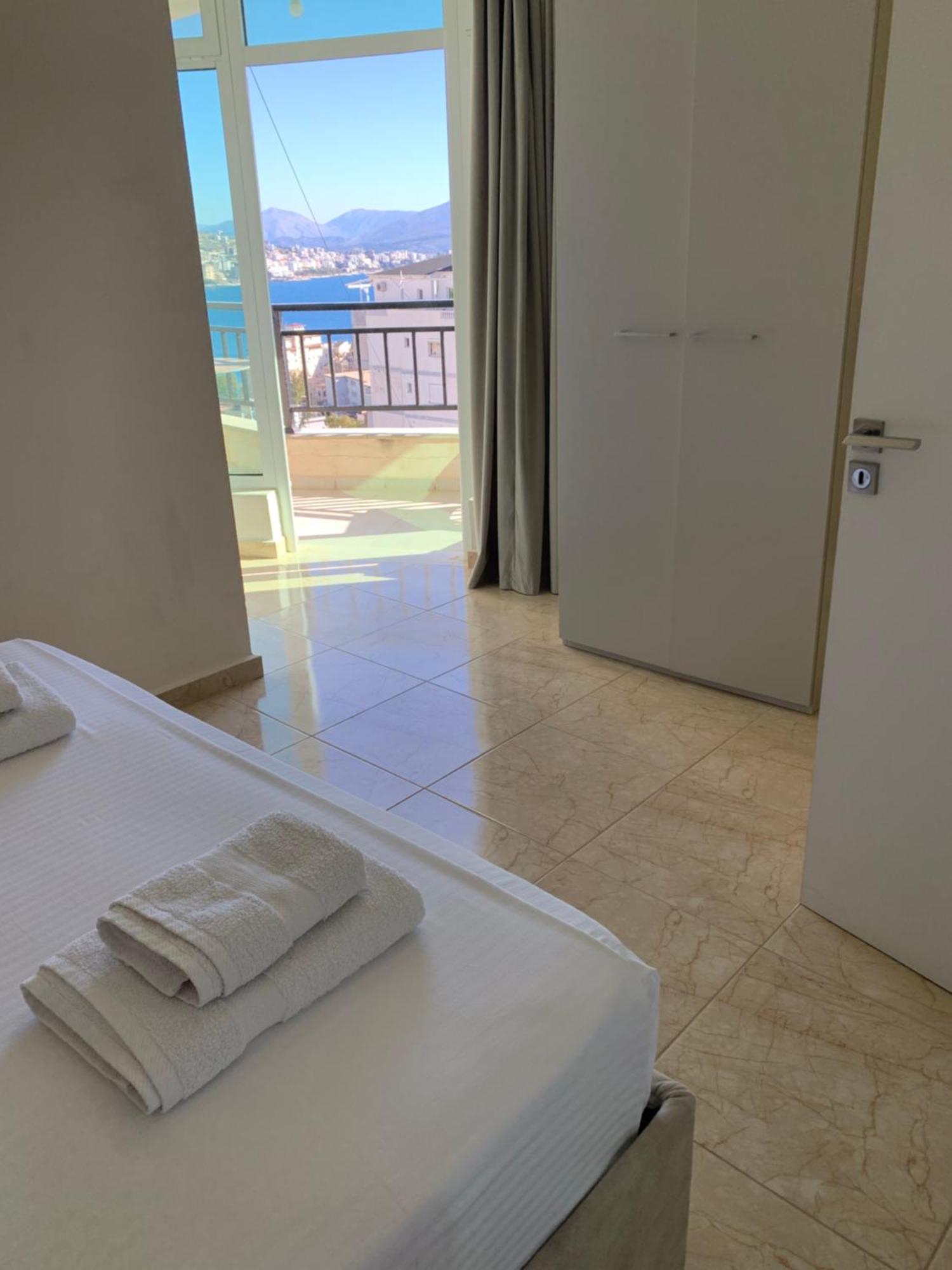 Guest - Sea Breeze Apartments Sarandë Exteriör bild