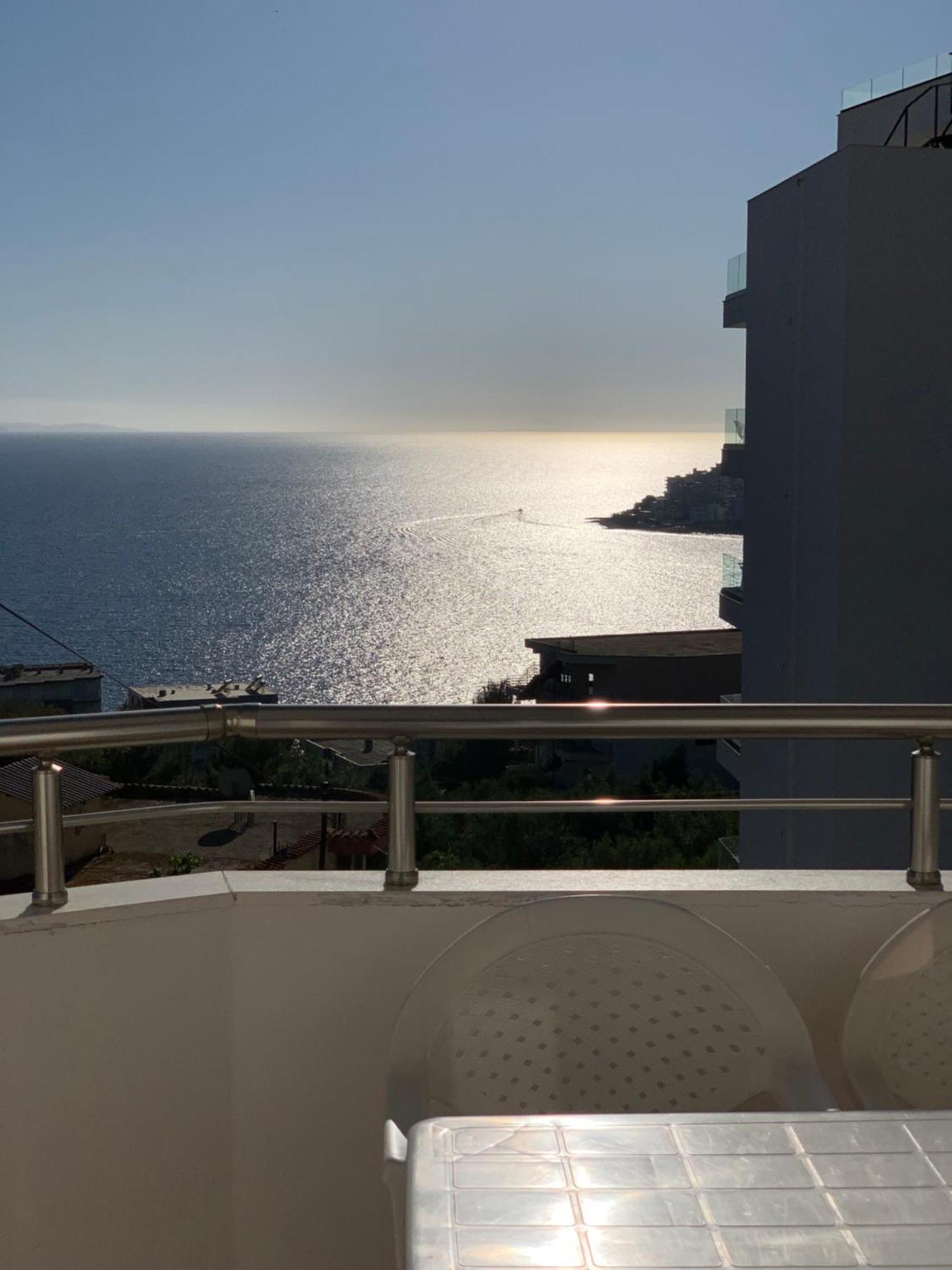 Guest - Sea Breeze Apartments Sarandë Exteriör bild
